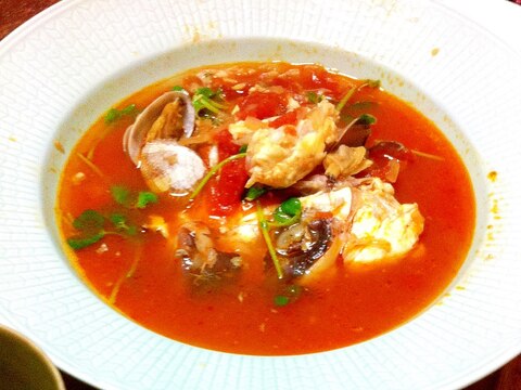 鯛のアラとあさりのトマトスープ